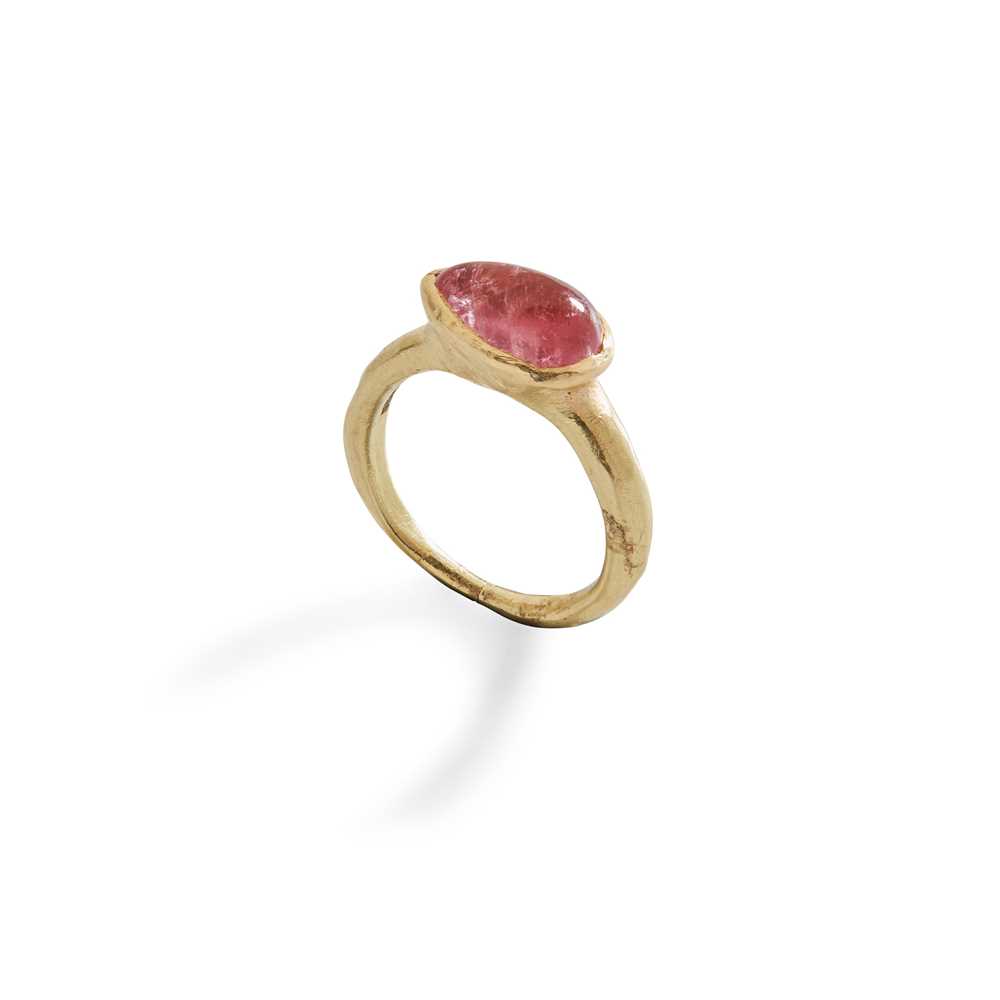 Lot 222 - A pink tourmaline ring