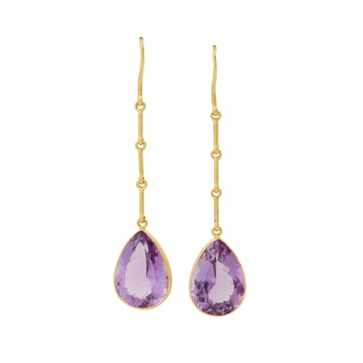 Lot 218 - A pair of amethyst pendent earrings