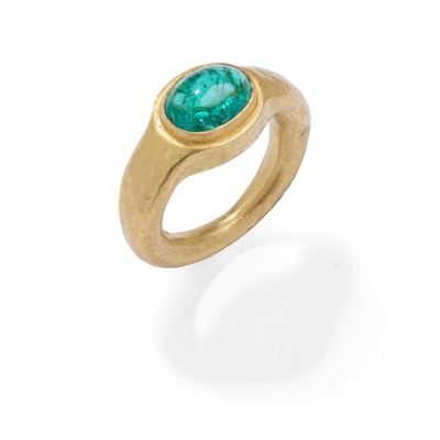 Lot 35 - An emerald single-stone ring