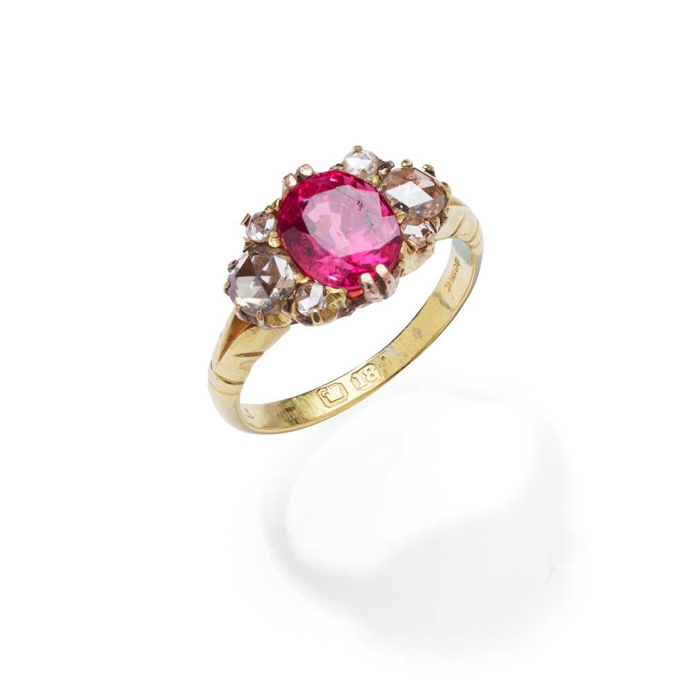 Lot 30 - A late 19th century pink spinel and diamond ring