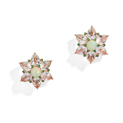 Lot 118 - A pair of gem-set earrings