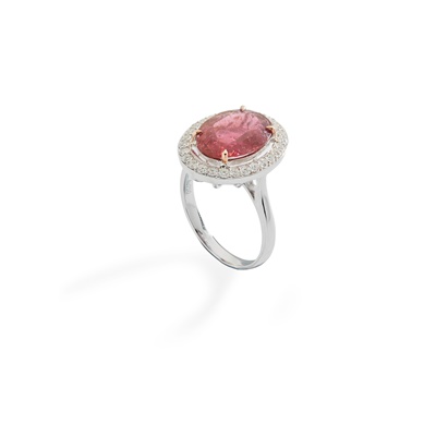 Lot 287 - A pink tourmaline and diamond ring