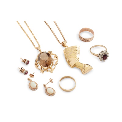 Lot 374 - A collection of jewellery
