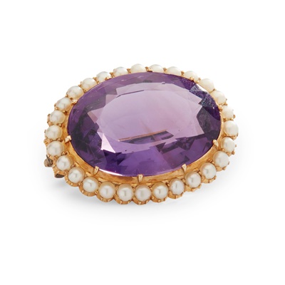 Lot 159 - An amethyst and seed pearl brooch