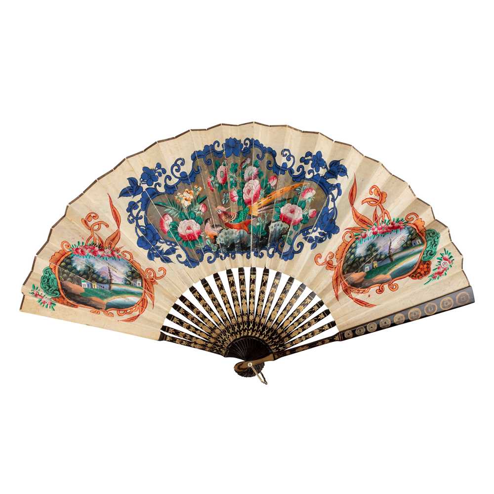Lot 95 - CANTON LACQUERED AND PAPER 'COIN' FAN