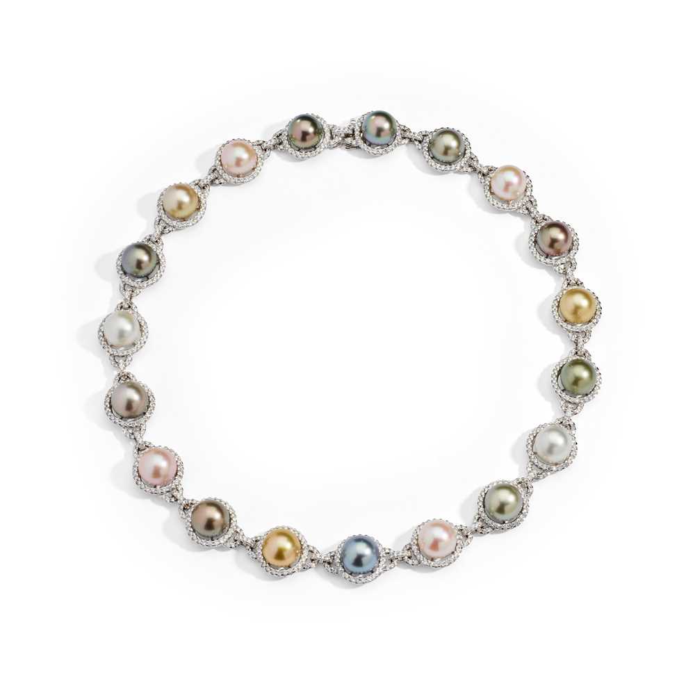 Lot 8 - A cultured pearl and diamond necklace