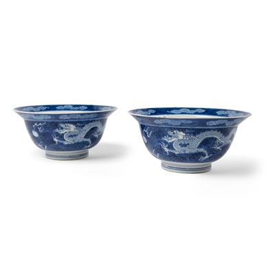 Lot 182 - PAIR OF BLUE AND WHITE 'DRAGON' BOWLS