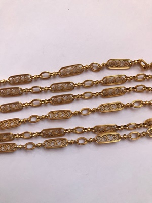 Lot 153 - An early 20th-Century French necklace