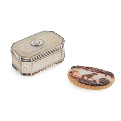 Lot 118 - TWO GEORGIAN MOTHER-OF-PEARL SNUFF BOXES