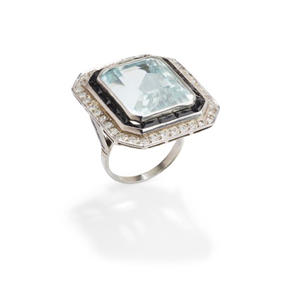 Lot 24 - An aquamarine, onyx and diamond cocktail ring