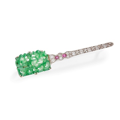 Lot 305 - An early 20th-Century jadeite, ruby and diamond brooch