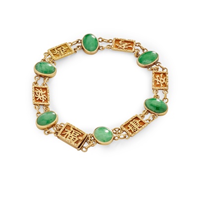 Lot 297 - A jadeite bracelet