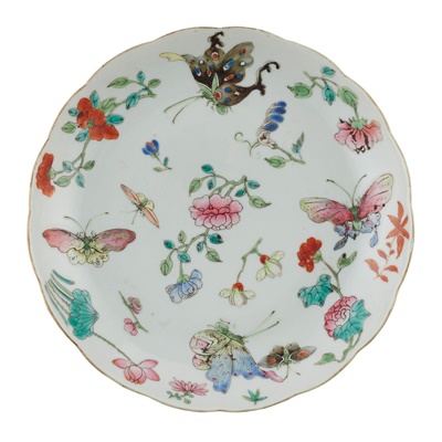 Lot 198 - FAMILLE ROSE 'BUTTERFLY AND FLOWER' DISH