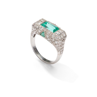 Lot 90 - An American Art Deco emerald and diamond ring, circa 1930