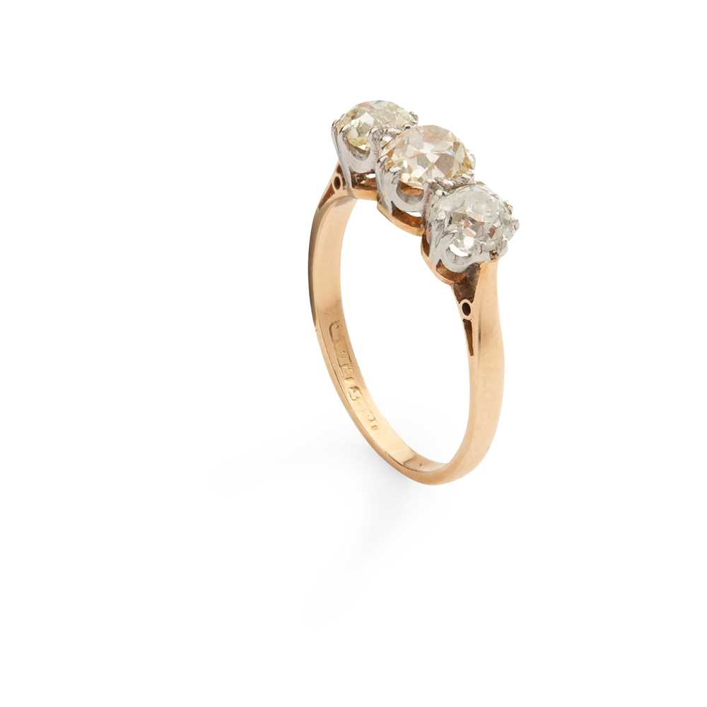 Lot 68 - A diamond three-stone ring