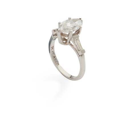 Lot 269 - A single-stone diamond ring