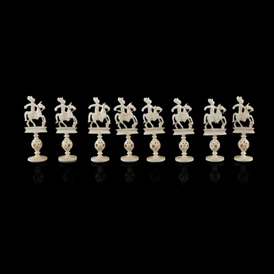 Lot 15 - CARVED IVORY PUZZLE-BALL CHESS SET