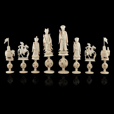 Lot 15 - CARVED IVORY PUZZLE-BALL CHESS SET
