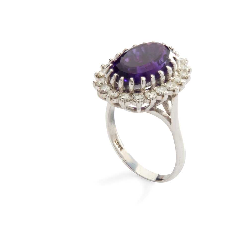 Lot 161 - An amethyst and diamond cocktail ring