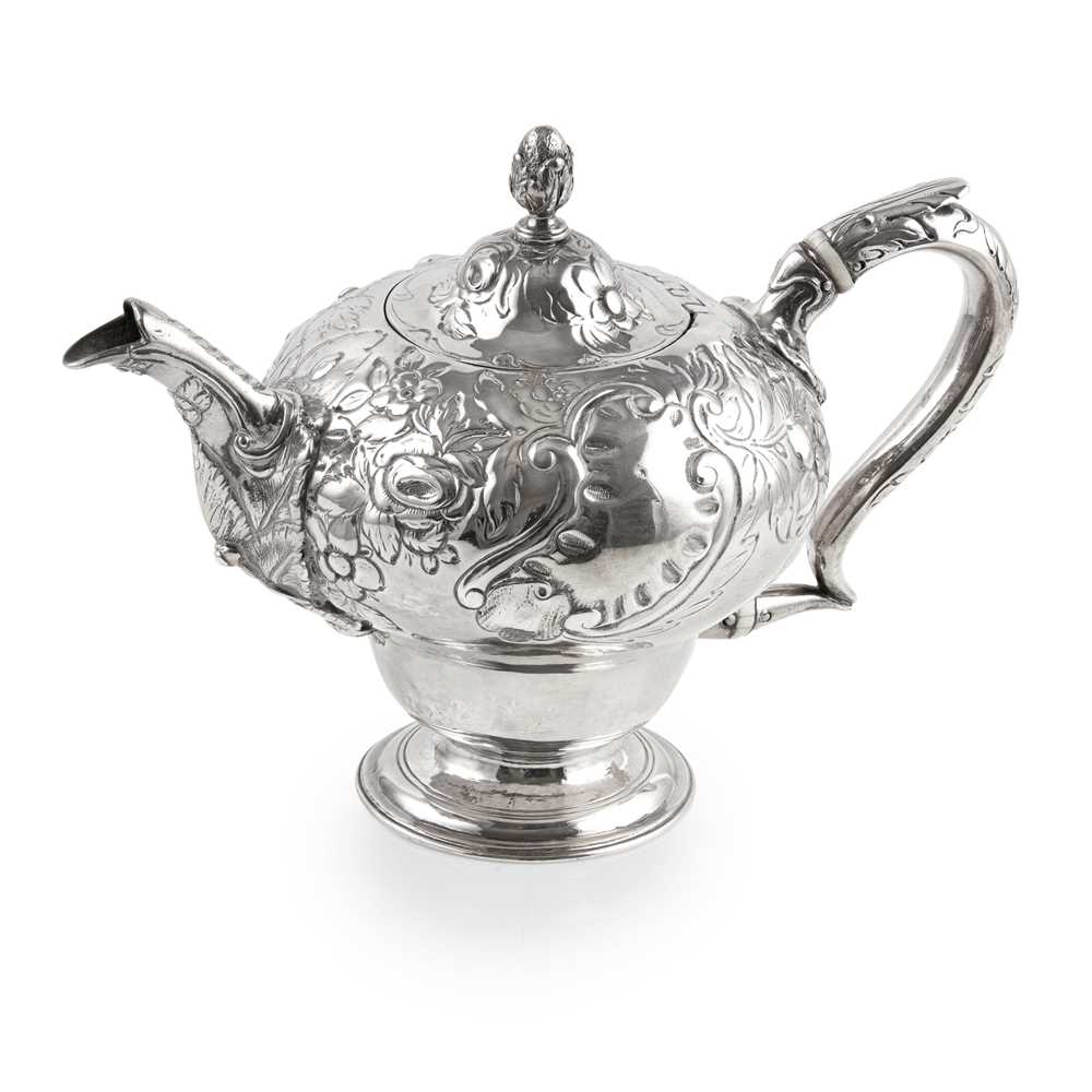 Lot 105 - A William IV teapot