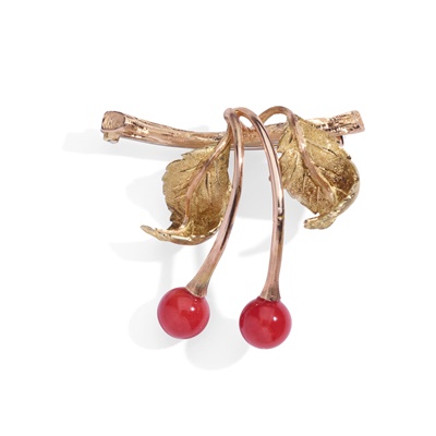 Lot 17 - A coral brooch, by Buccellati