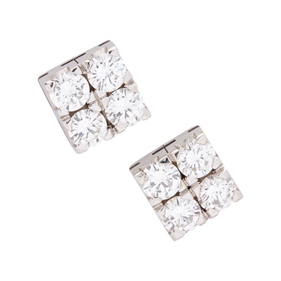 Lot 263 - A pair of diamond cluster earrings