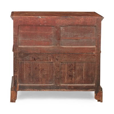 Lot 18 - WILLIAM AND MARY OAK CHEST OF DRAWERS