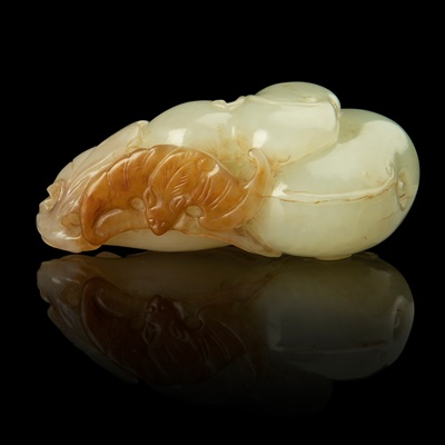 Lot 140 - WHITE JADE WITH RUSSET SKIN CARVING 'DOUBLE-GOURD WITH BAT' PENDANT