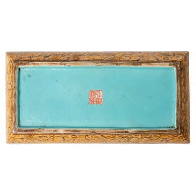 Lot 233 - FAMILLE ROSE FAUX-MARBLE RECTANGULAR INK TRAY WITH COVER