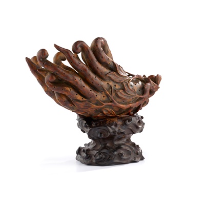 Lot 19 - BAMBOO-ROOT CARVING OF A FINGER CITRON