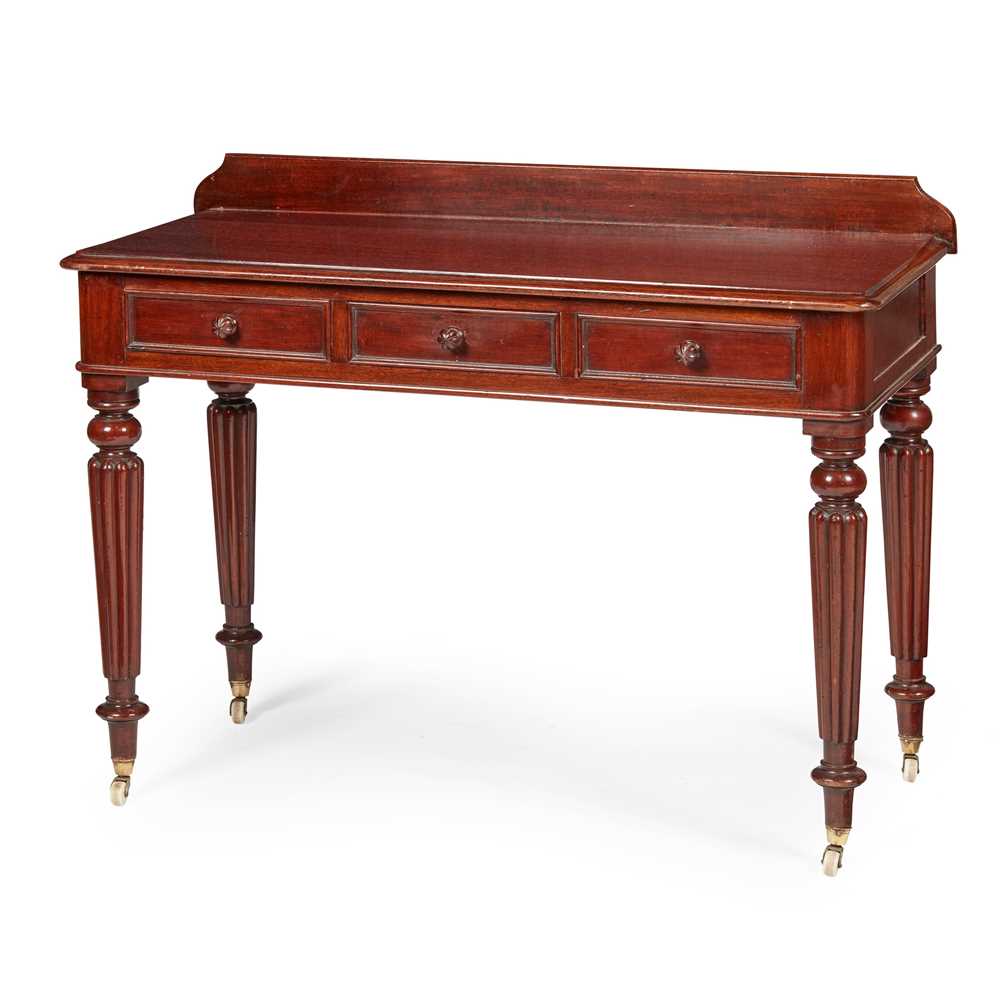 Lot 286 - WILLIAM IV MAHOGANY DRESSING TABLE, IN THE MANNER OF GILLOWS