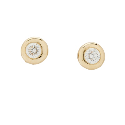 Lot 128 - A pair of diamond stud earrings