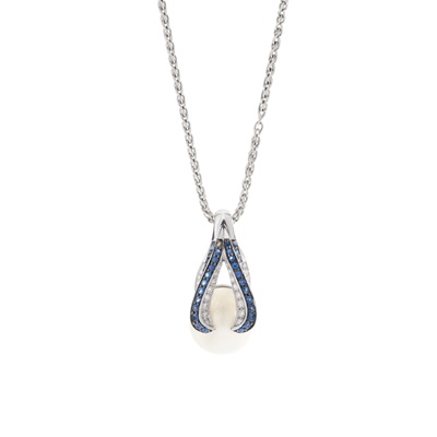 Lot 15 - A South Sea pearl, sapphire and diamond pendant