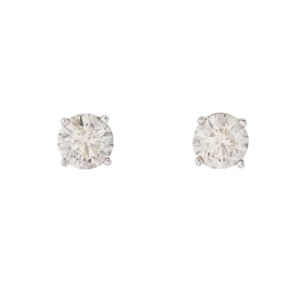 Lot 58 - A pair of diamond stud earrings