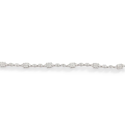 Lot 59 - A diamond bracelet