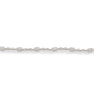 Lot 59 - A diamond bracelet