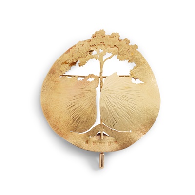 Lot 110 - An 18ct gold brooch, by Malcolm Appleby