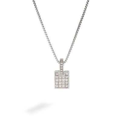 Lot 13 - A diamond pendant, by Mappin & Webb