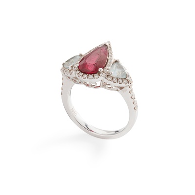Lot 177 - A ruby, aquamarine and diamond ring
