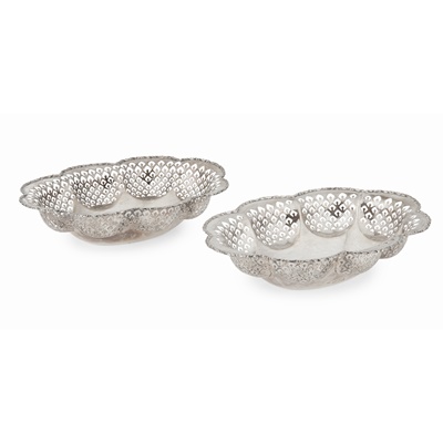 Lot 47 - A matched pair of early 20th-century oval baskets