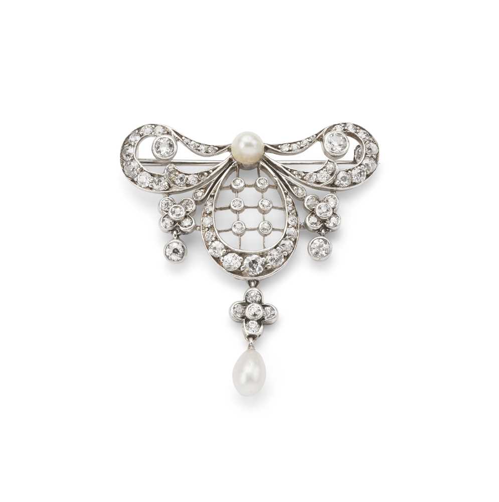 Lot 2 - An Edwardian pearl and diamond brooch