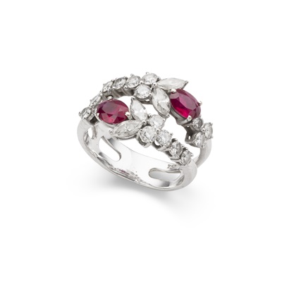 Lot 192 - A ruby and diamond ring