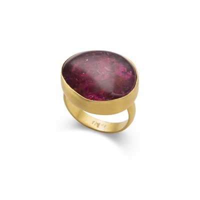 Lot 204 - A pink tourmaline ring