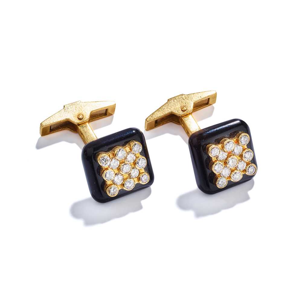 Lot 95 - A pair of onyx and diamond cufflinks