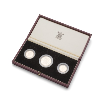 Lot 142 - A 1987 cased gold proof three-coin set