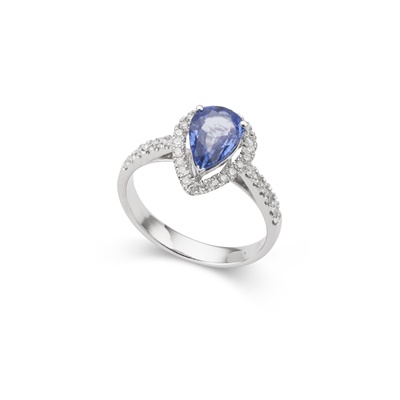 Lot 266 - A sapphire and diamond cluster ring