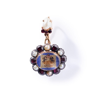 Lot 130 - A 17th century 'Stuart crystal' pendent brooch, circa 1680