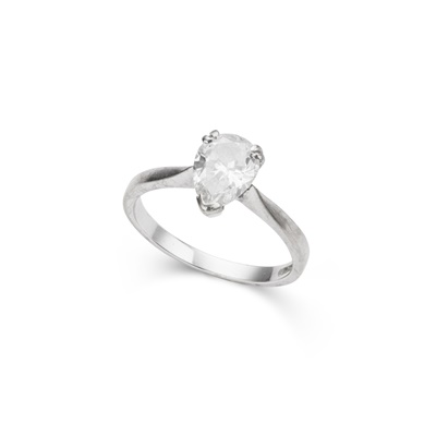 Lot 207 - A diamond single-stone ring