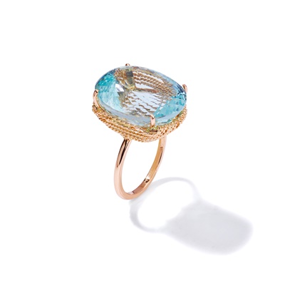 Lot 56 - An aquamarine single-stone ring