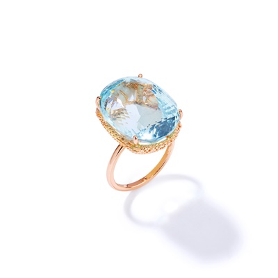 Lot 56 - An aquamarine single-stone ring